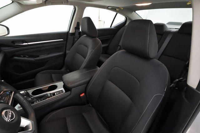 Photo of 2023 Brilliant Silver Metallic Nissan Altima