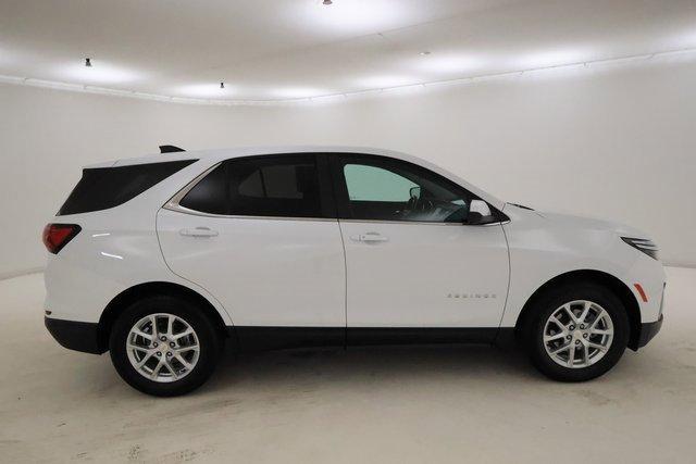 Photo of 2022 Summit White Chevrolet Equinox