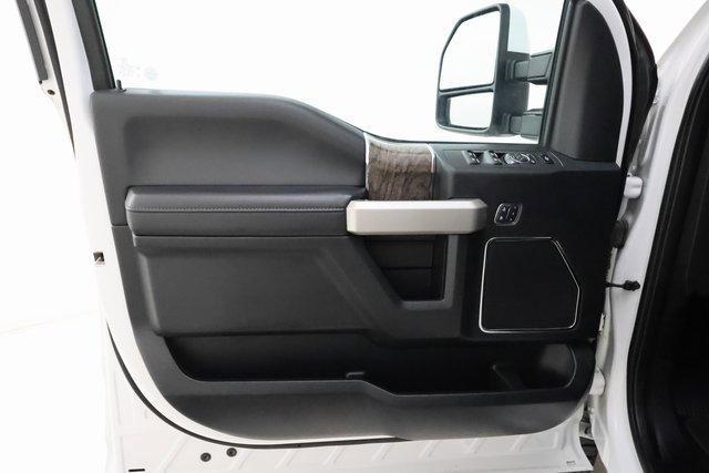 Photo of 2019 Oxford White Ford F-250
