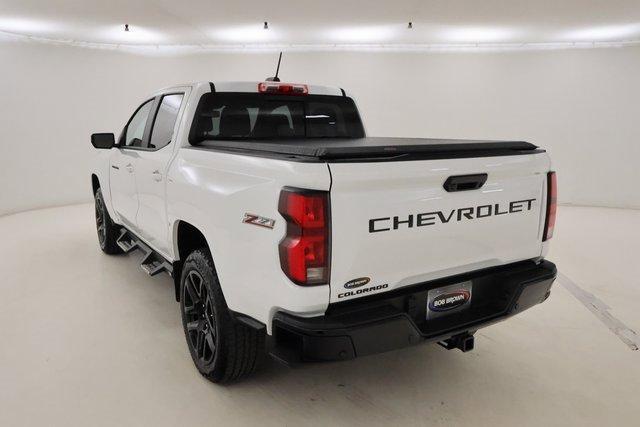 Photo of 2024 Summit White Chevrolet Colorado