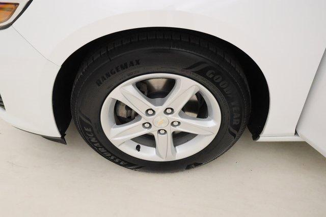Photo of 2020 Summit White Chevrolet Malibu