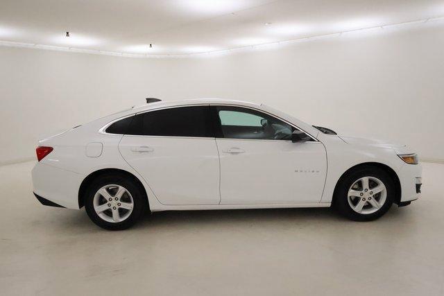 Photo of 2020 Summit White Chevrolet Malibu