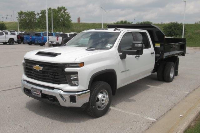Photo of 2025 White Chevrolet Silverado 3500