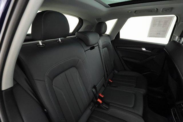 Photo of 2022 Navarra Blue Metallic Audi Q5
