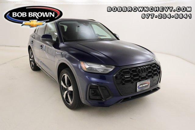 Photo of 2022 Navarra Blue Metallic Audi Q5