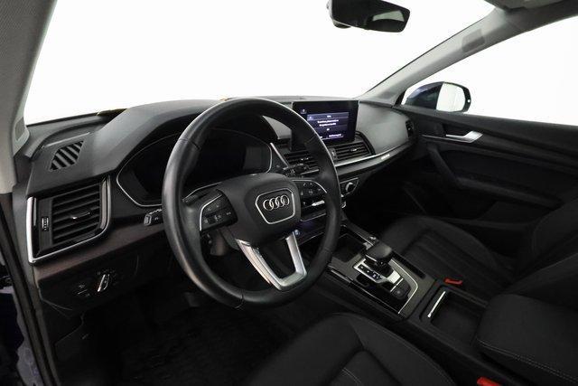 Photo of 2022 Navarra Blue Metallic Audi Q5