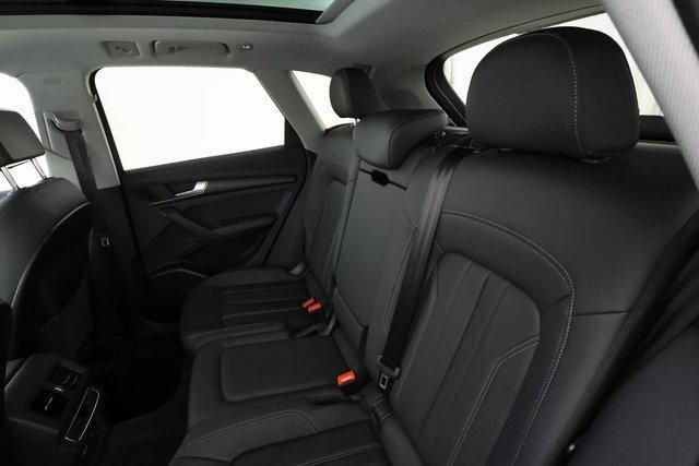 Photo of 2022 Navarra Blue Metallic Audi Q5