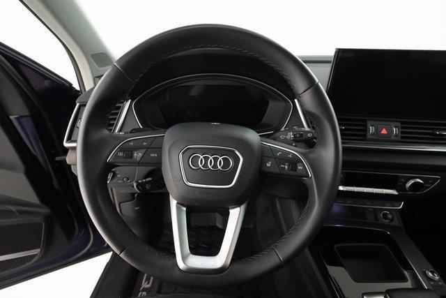 Photo of 2022 Navarra Blue Metallic Audi Q5