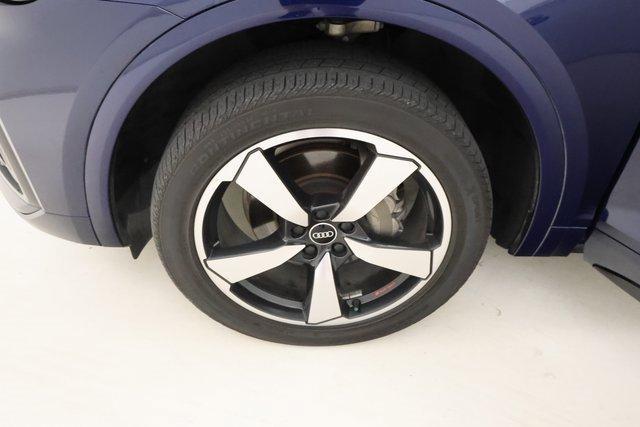 Photo of 2022 Navarra Blue Metallic Audi Q5