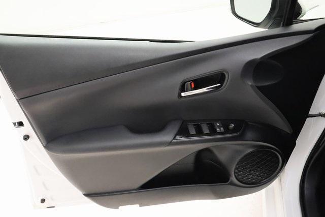 Photo of 2022 White Toyota Prius