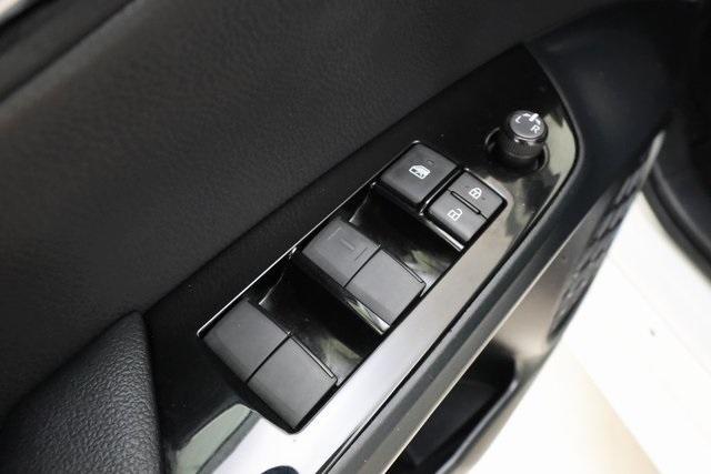 Photo of 2022 White Toyota Prius