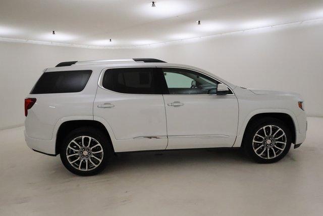Photo of 2023 White Frost Tri-Coat GMC Acadia