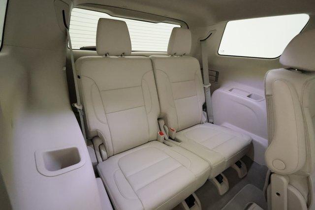 Photo of 2023 White Frost Tri-Coat GMC Acadia