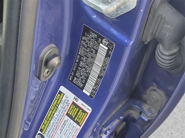 Photo of 2018 Blue Crush Metallic Toyota Corolla