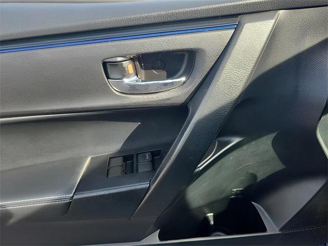 Photo of 2018 Blue Crush Metallic Toyota Corolla