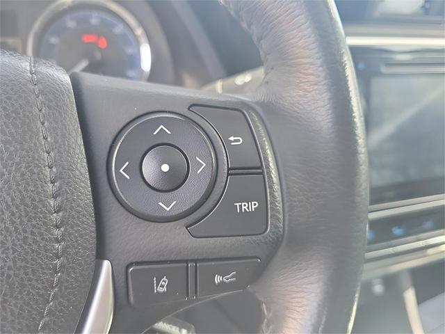 Photo of 2018 Blue Crush Metallic Toyota Corolla