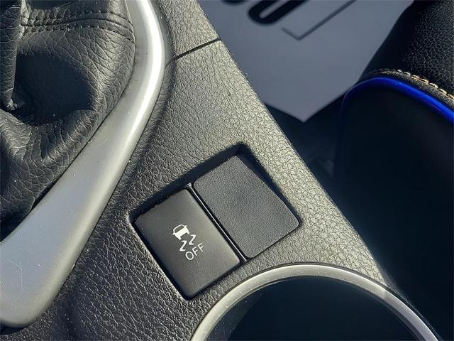 Photo of 2018 Blue Crush Metallic Toyota Corolla