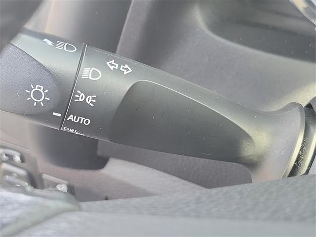Photo of 2018 Blue Crush Metallic Toyota Corolla