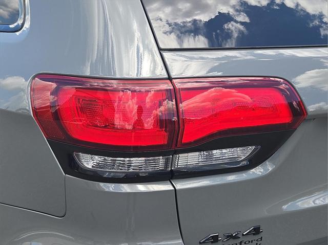 Photo of 2021 Sting-Gray Clearcoat Jeep Grand Cherokee