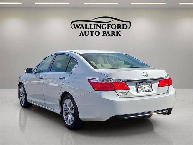Photo of 2014 White Honda Accord