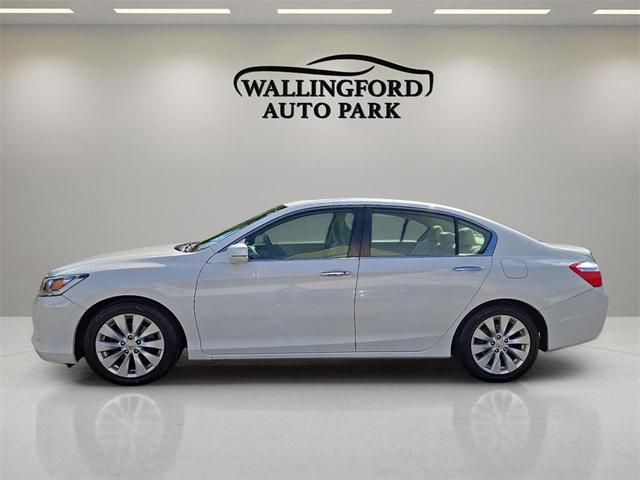 Photo of 2014 White Honda Accord