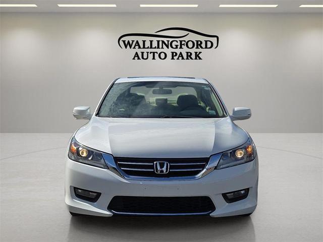 Photo of 2014 White Honda Accord