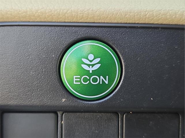 Photo of 2014 White Honda Accord