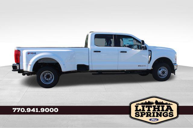 Photo of 2025 Oxford White Ford F-350