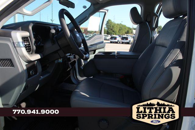 Photo of 2025 Oxford White Ford F-350