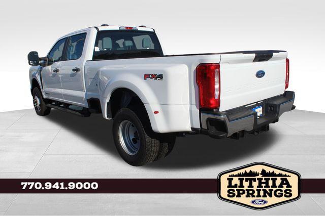 Photo of 2025 Oxford White Ford F-350