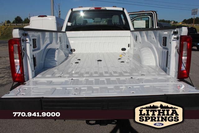 Photo of 2025 Oxford White Ford F-350