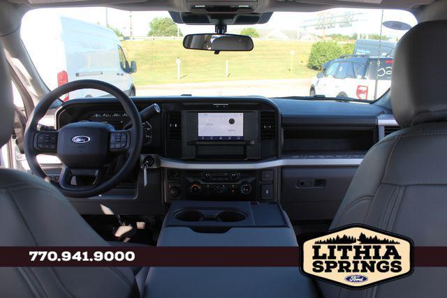 Photo of 2025 Oxford White Ford F-350