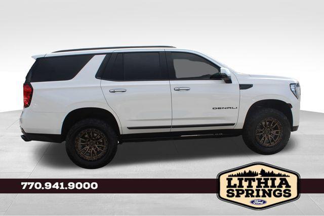 Photo of 2021 White Frost Tricoat GMC Yukon