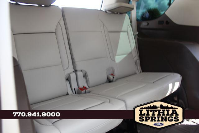 Photo of 2021 White Frost Tricoat GMC Yukon