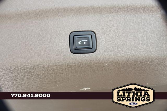 Photo of 2021 White Frost Tricoat GMC Yukon