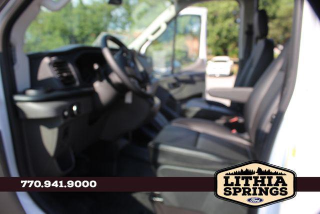 Photo of 2025 Oxford White Ford Transit-250