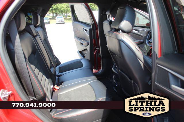 Photo of 2024 Rapid Red Metallic Tinted Clearcoat Ford Edge