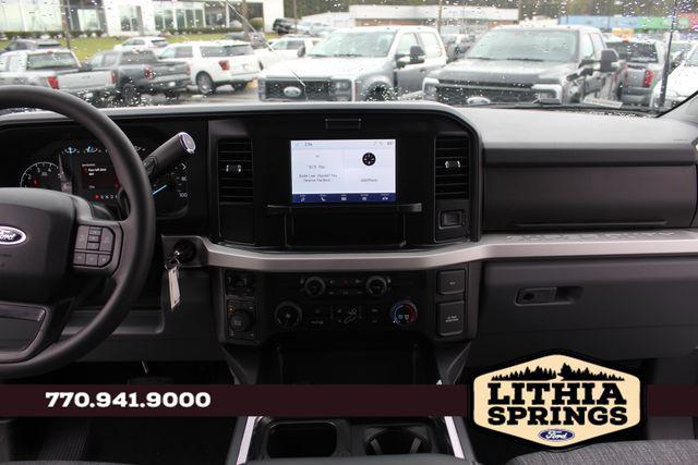 Photo of 2025 Oxford White Ford F-350