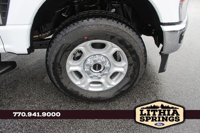 Photo of 2025 Oxford White Ford F-350