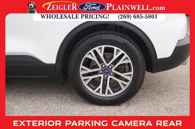 Photo of 2020 White Ford Escape