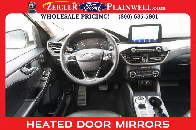 Photo of 2020 White Ford Escape