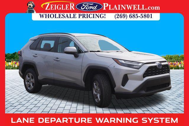 Photo of 2023 Silver Toyota RAV4 Hybrid