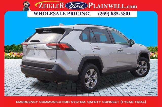 Photo of 2023 Silver Toyota RAV4 Hybrid