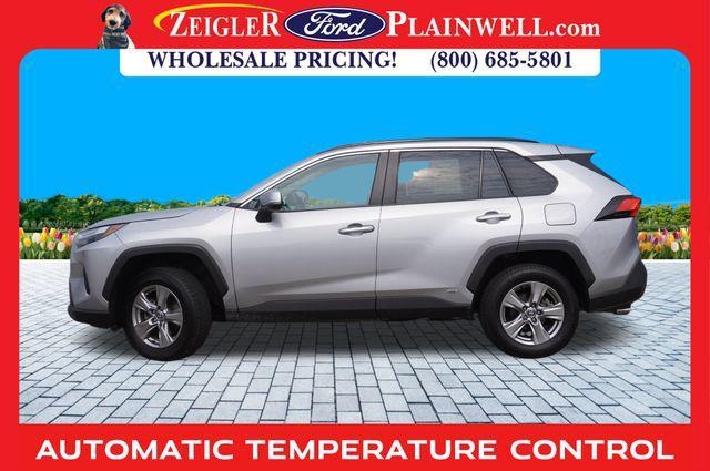 Photo of 2023 Silver Toyota RAV4 Hybrid