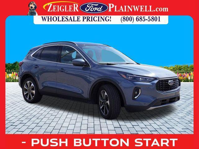 Photo of 2023 Vapor Blue Metallic Ford Escape