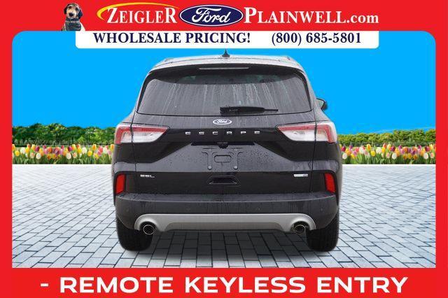 Photo of 2020 Black Metallic Ford Escape