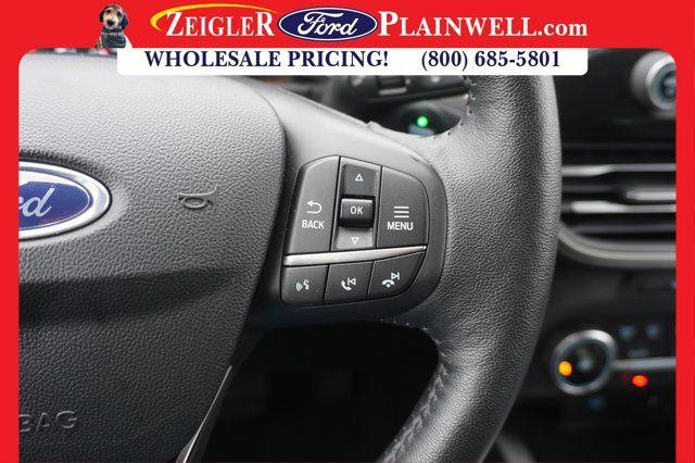 Photo of 2020 Black Metallic Ford Escape
