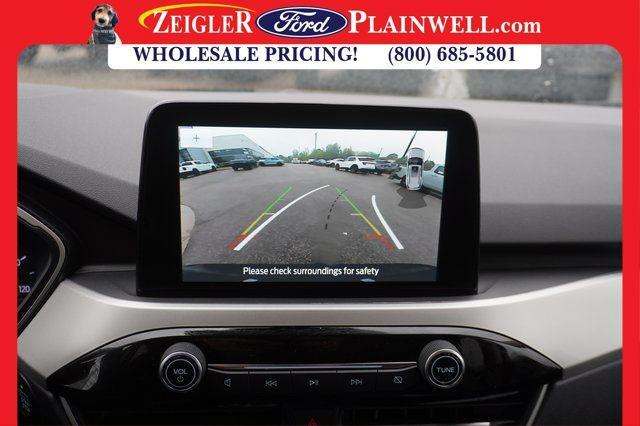 Photo of 2020 Black Metallic Ford Escape