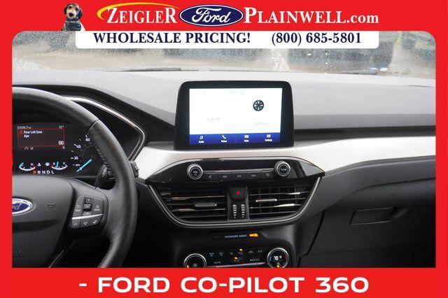 Photo of 2020 Black Metallic Ford Escape
