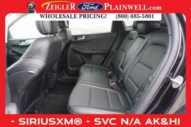 Photo of 2020 Black Metallic Ford Escape
